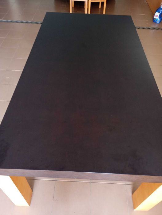 Mesa em bom estado