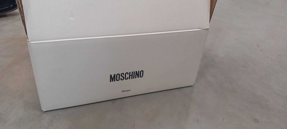 Wieszaki moschino