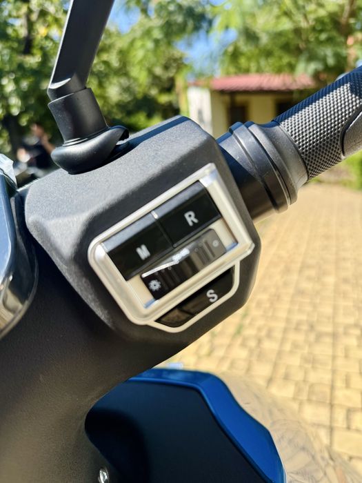 Електроскутер Dozer V-2000, 12 колеса, гарантія