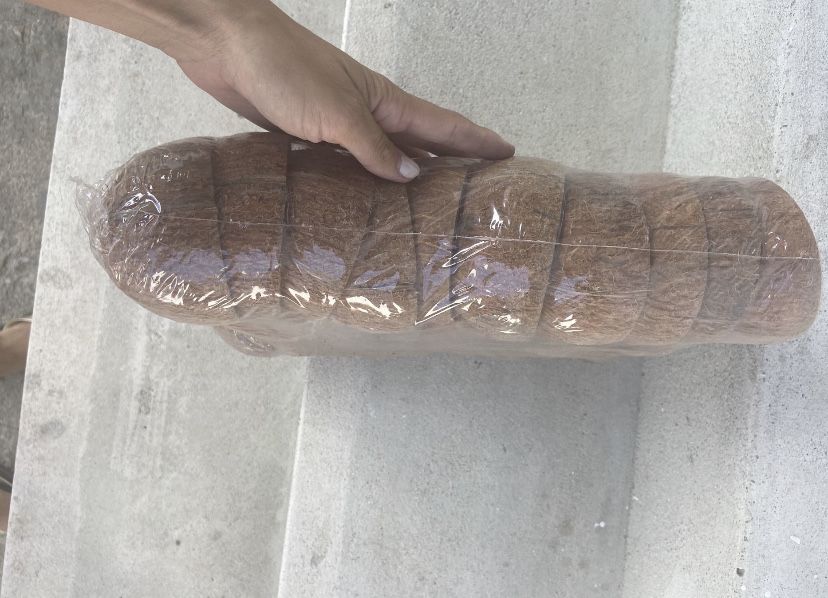 Vendo metades de casca de coco