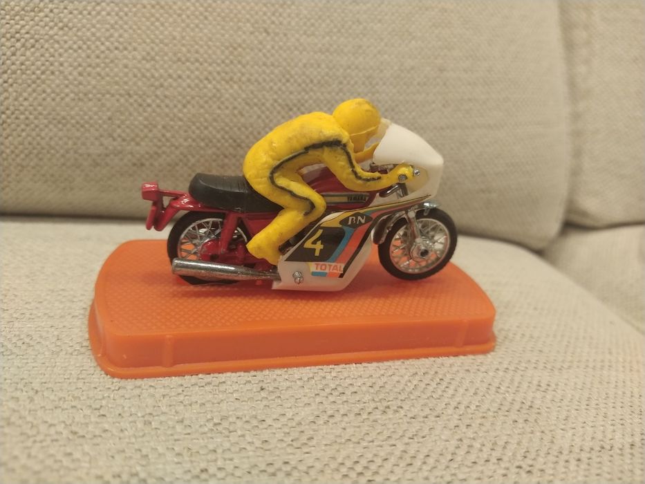 Antigas Miniaturas de Motos de Corrida - Guiloy