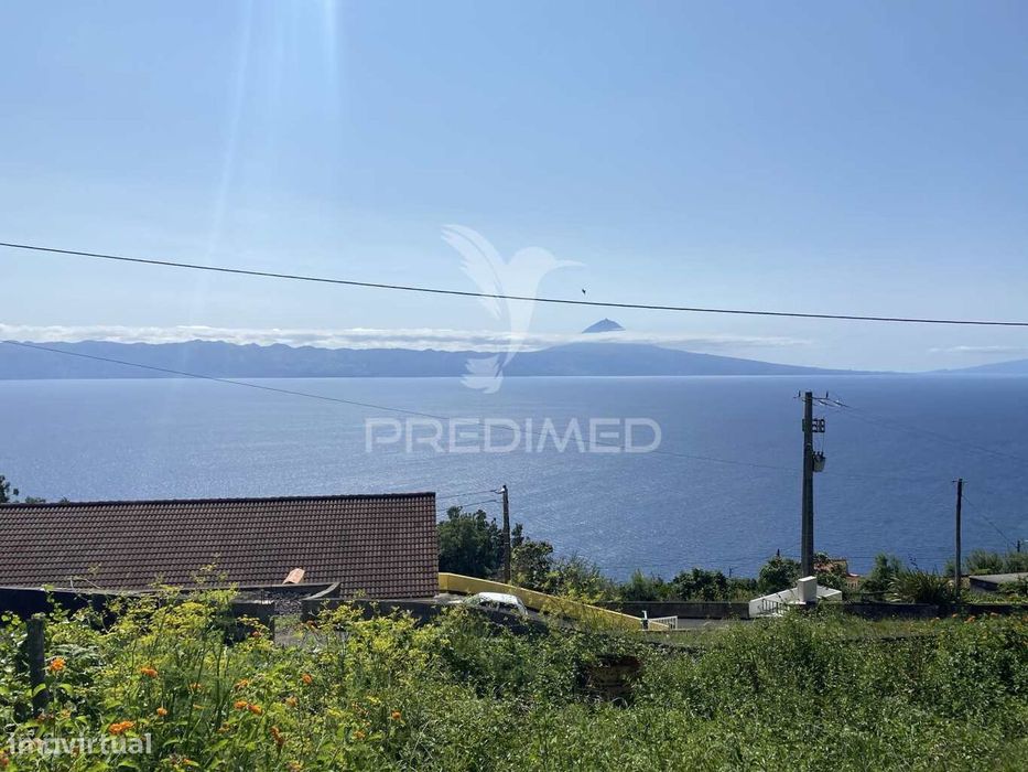 Terreno Urbanizável de 726 m² – Freguesia de Manadas