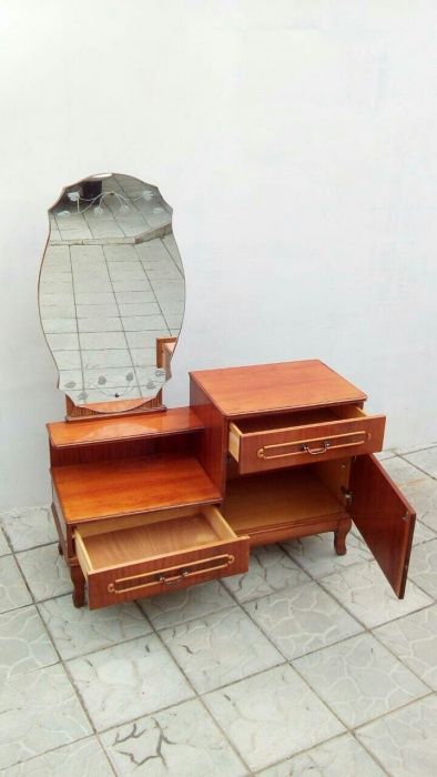 Продам трюмо в хорошому стані