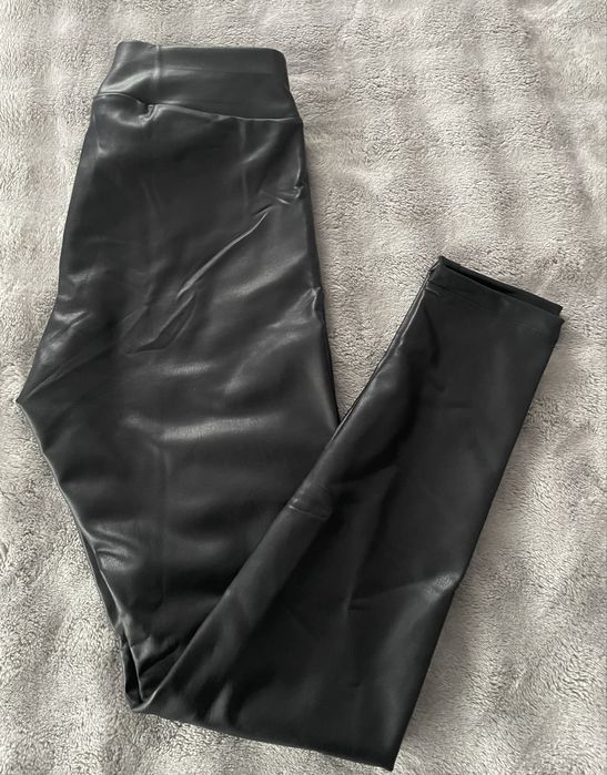 Legginsy damskie ocieplane o wyglądzie skóry Esmara S/36