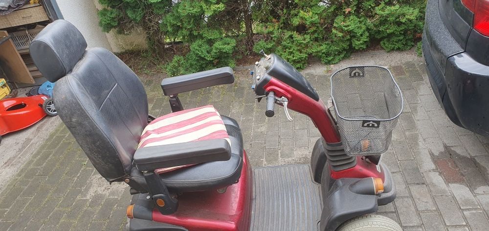 Wózek inwalidzki elektryczny