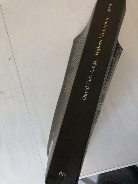 Книга Девіда Клея Ларге «Гітлерівський Мюнхен» німецькою мовою