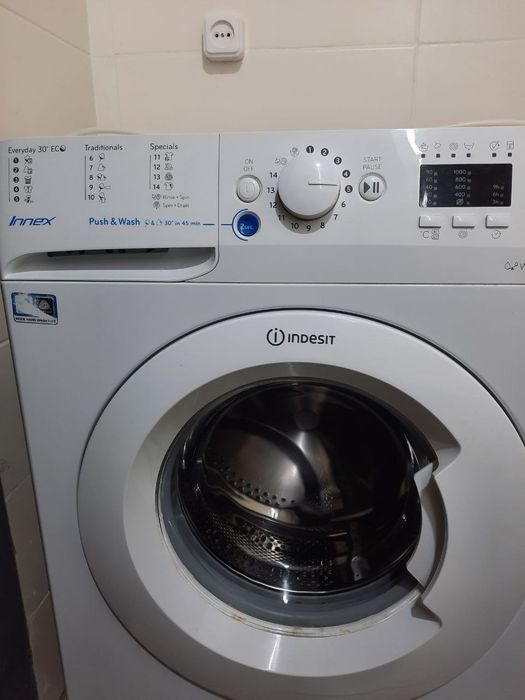Продаю пральну машинку-автомат Indesit Innex на 6 к в ідеальному стані