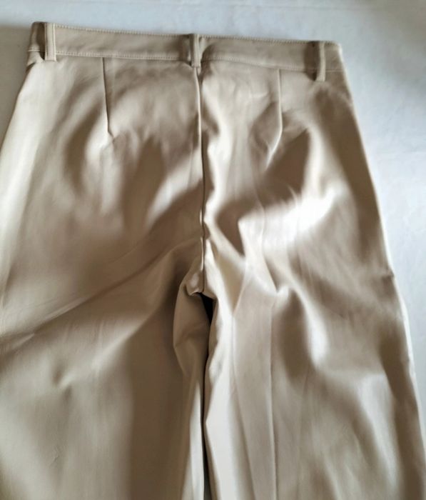 Calças Napa beje Pull & Bear