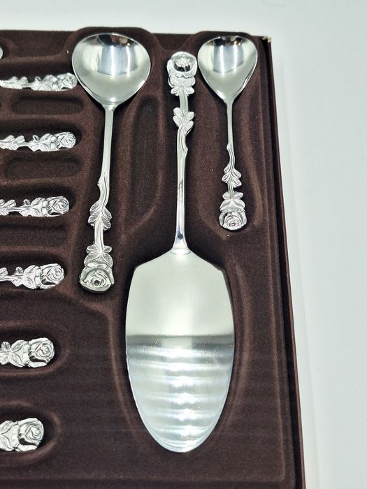 Zestaw sztućce 15 przedmiotów