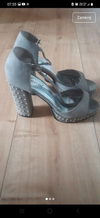 Buty damskie na słupku