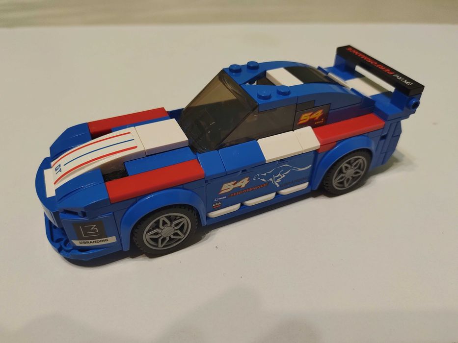 Машинки з конструктора Qman та Hot Wheels