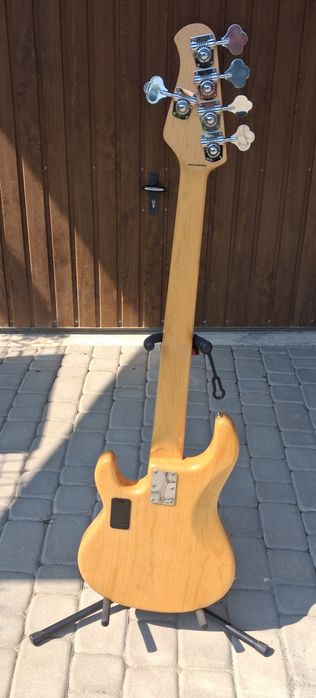 Gitara basowa  Sterling by Music Man StingRay RAY35  Natural
