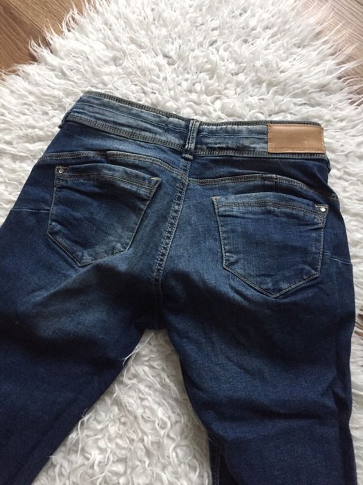 Jeansy push up Bershka 34