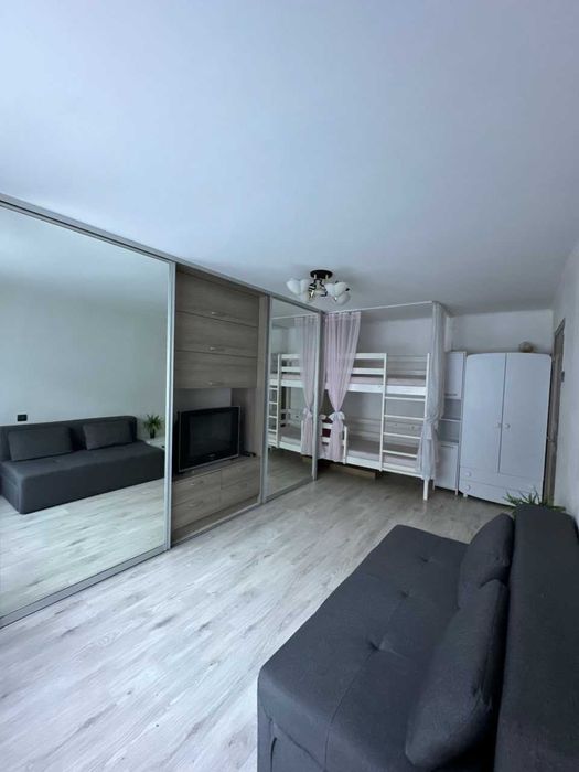 Здається в оренду 1-к квартира на вул. Тичини