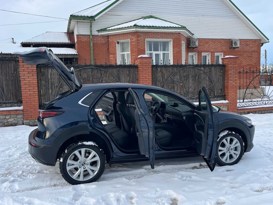 продам Mazda CX-30