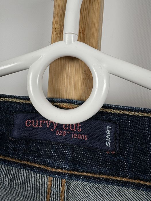 Levi’s curvy cut 528 jeansy spodnie jeansowe dżinsy