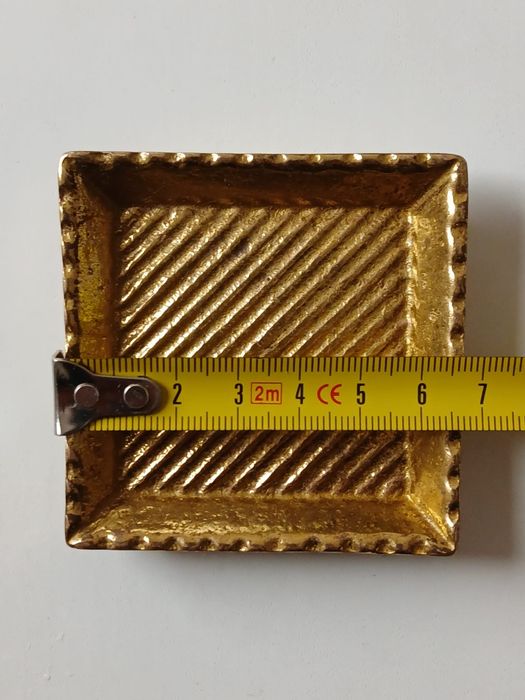 Prato metálico vintage para anéis de casamento