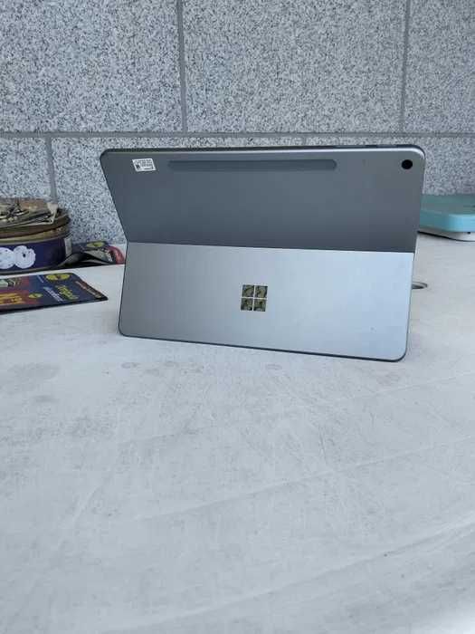 Microsoft Surface Pro 12" Snapdragon X Plus 16GB 512GB + extras