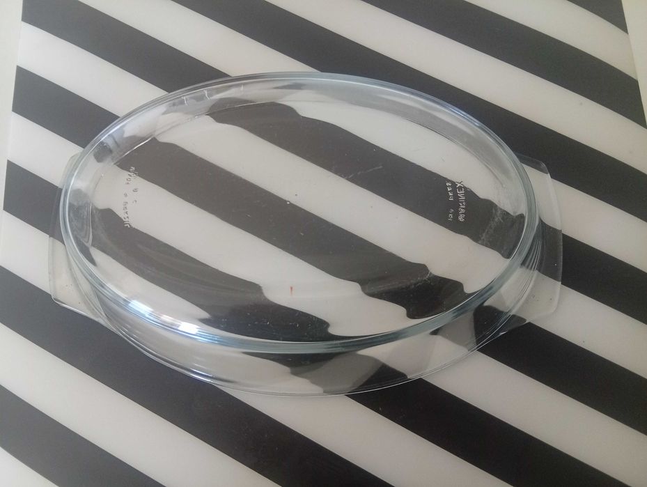 Pirex oval, com pegas