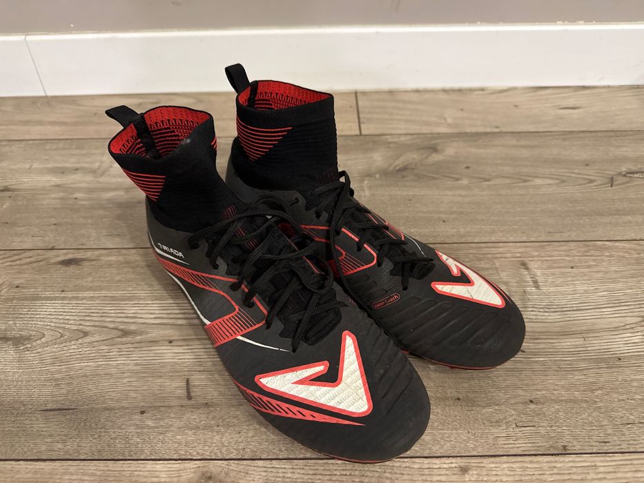 Бутсы, сороконожки Adidas, Nike