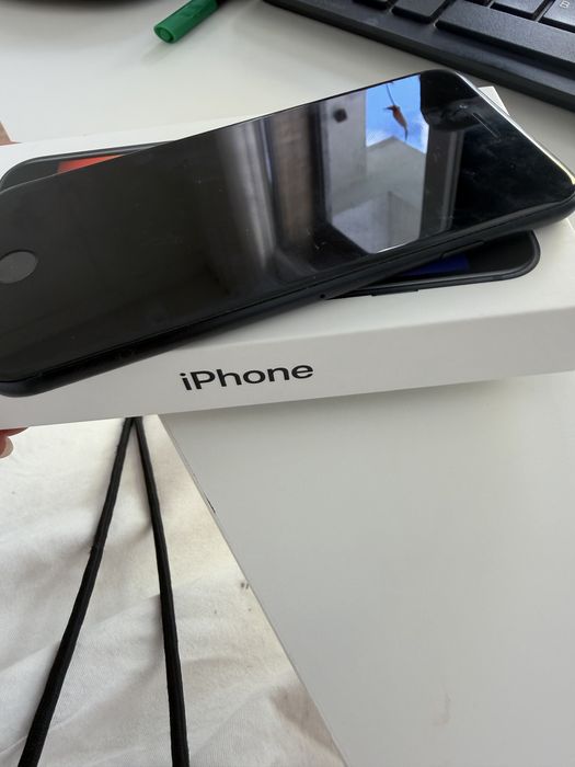 Vende-se Iphone SE 2022