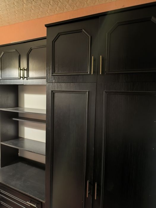 Meblościanka z szafą witryną+wersalka