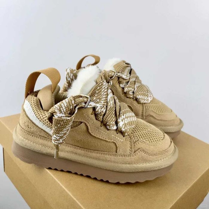 UGG Lowmel Sand r.38