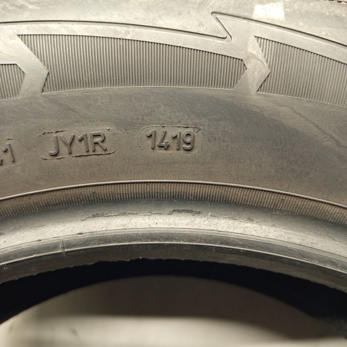 225/60R17 Goodyear Ultra Grip Performance