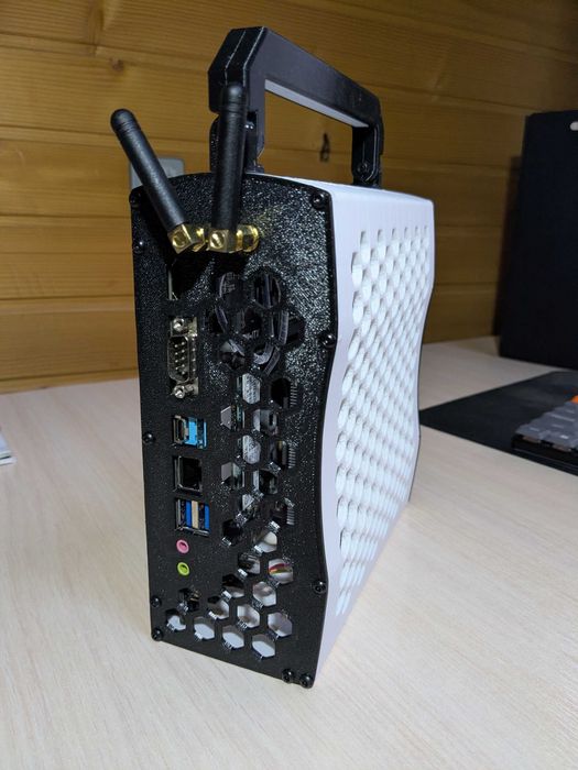 Компактний ПК AMD Ryzen 3 PRO 4350G / 8GB DDR4 / 128GB M2 SSD