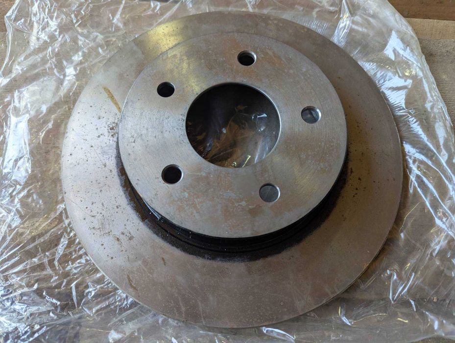 гальмівні диски NISSAN на 4 і 5 болтів вентильовані і невентильовані