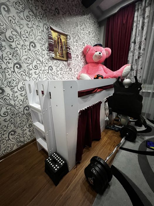 Продам детскую кровать-домик