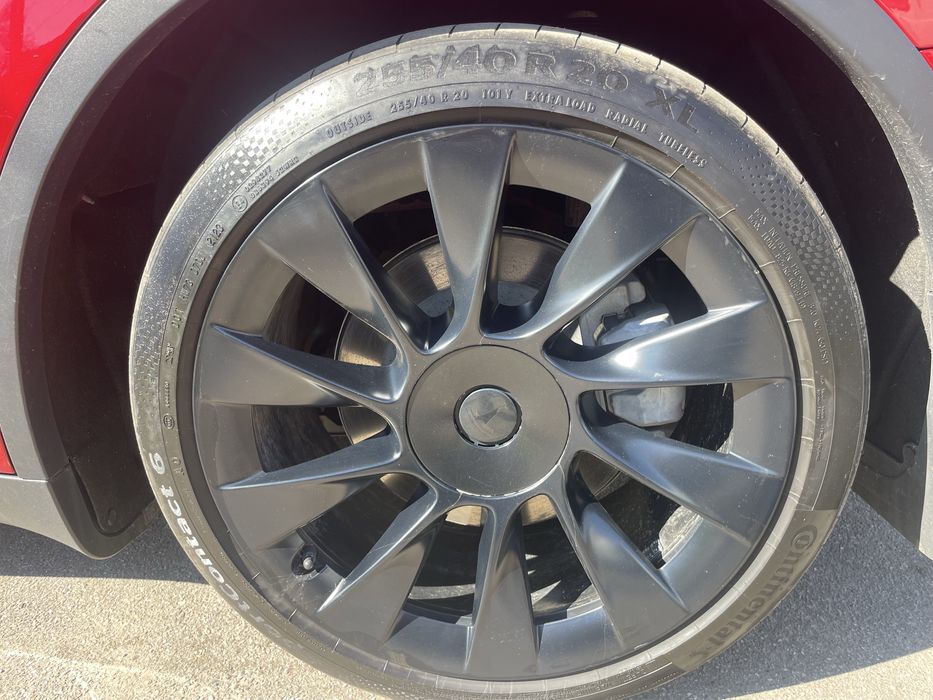 Tesla model y long range dual motor