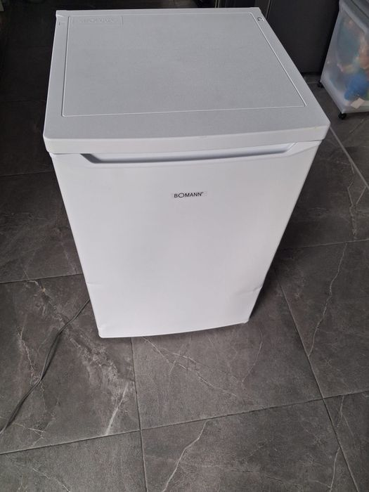 Lodówka Bomann bez zamrażarki, Klasa energetyczna C, 85 cm, Mała lodówka, 0-8°C, Cicha 35 dB, 3 półki, Standardowa lodówka 126 l, VS 7258, biała