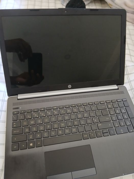 HP laptop 15-db0011np
HP 15-db0011np
HP 15-db0011np