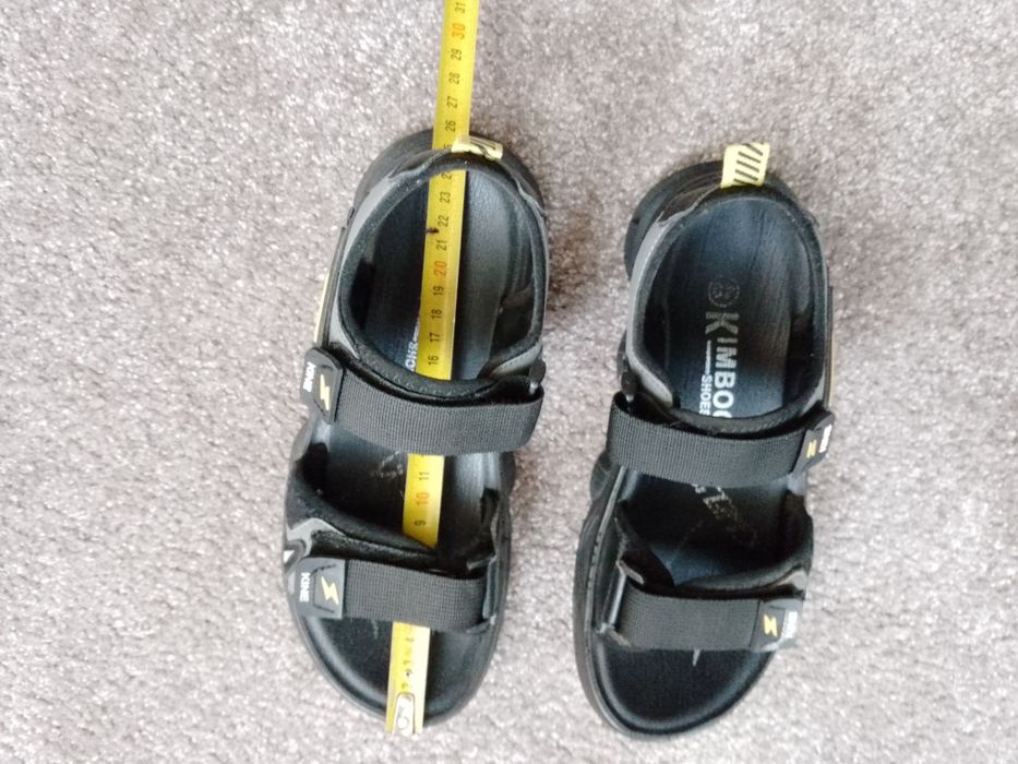 Дитяче взуття босоніжки