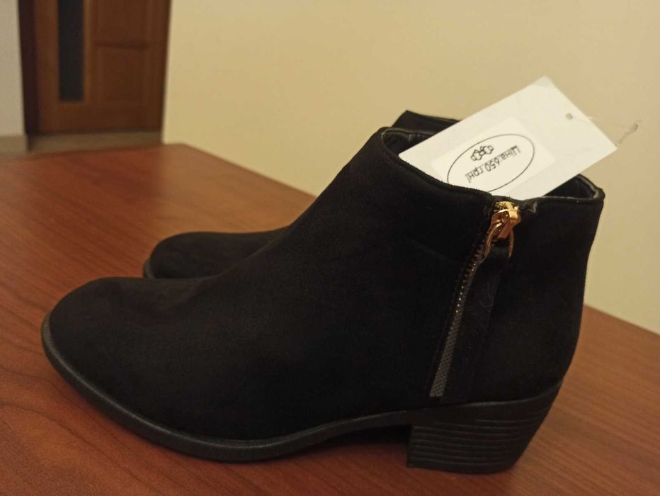 Жіночі чоботи ботинки сапоги полуботинки розмір 37-37,5 нові