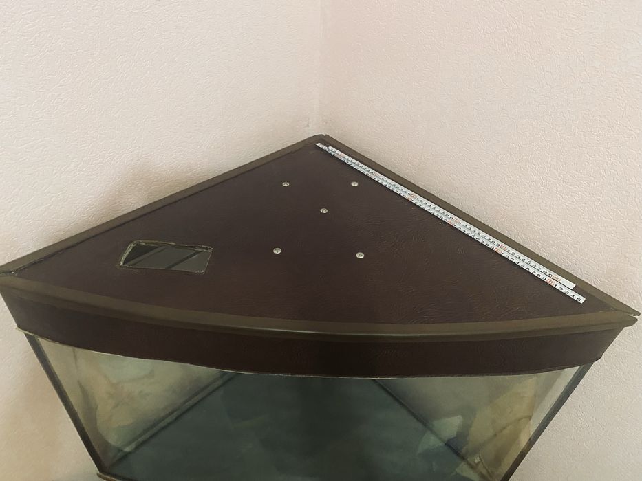 Аквариум с тумбой и крышкой