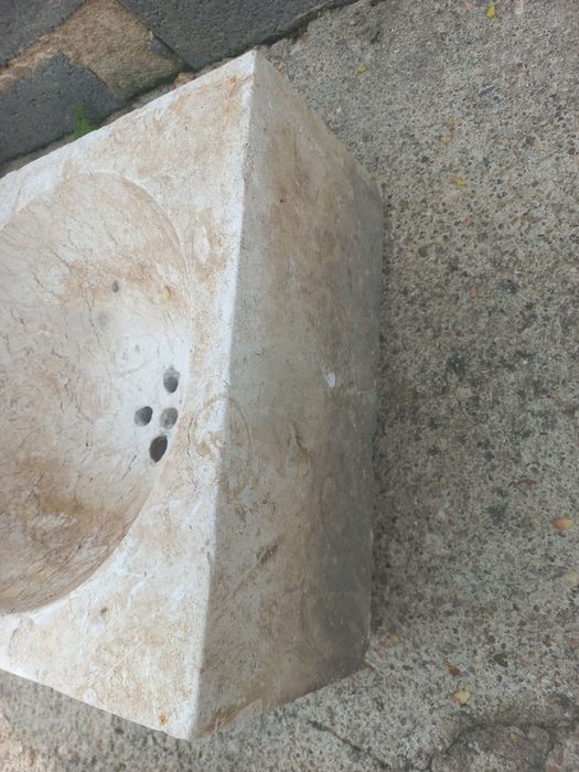 Pia em pedra lioz antiga