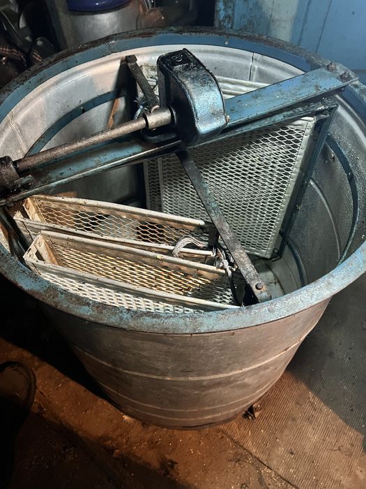 Медогонка із нержавіючої сталі 4х рамкова