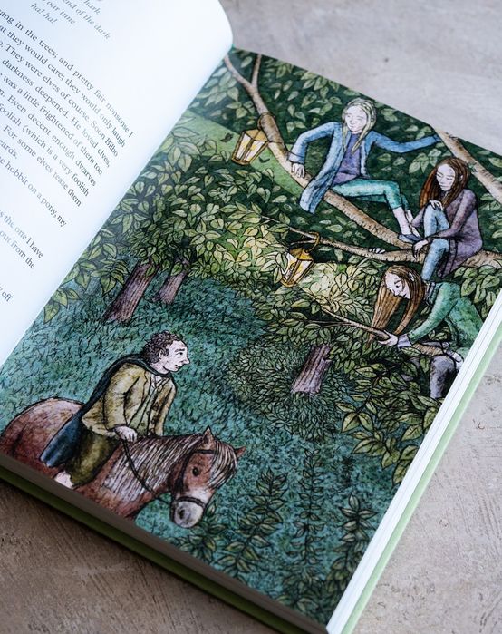 Книга The Hobbit:Illustrated Edition Володар перснів  lord of the ring