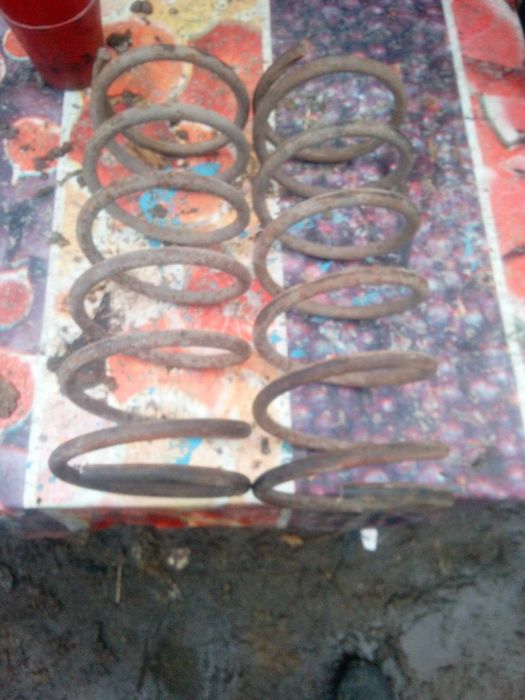 Продам пружини Ваз 21111. 2 шт.передніх та 2 задні