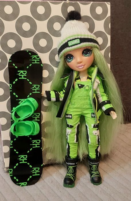 Лялька Rainbow High  Рейнбоу хай Jade Hunter Green Джейд Хантер Зимова