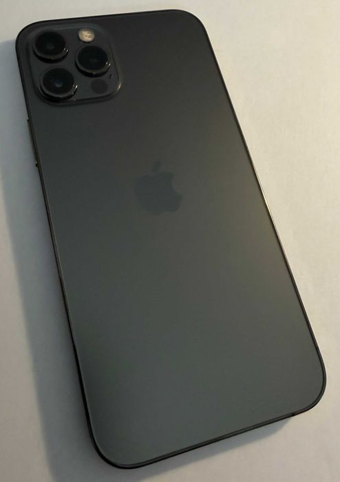 Iphone 12 Pro 256 GB idealny z oryginalnym silikonowym etui apple