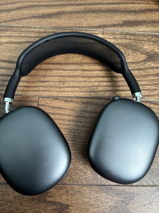 AirPods Max black