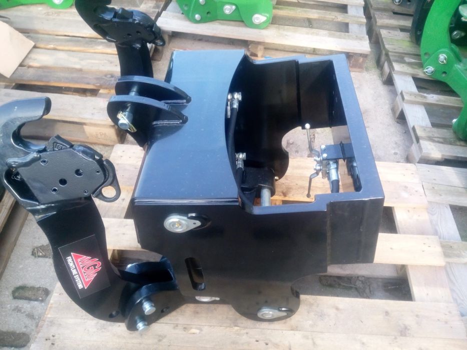 Przedni podnosnik tuz Deutz-Fahr