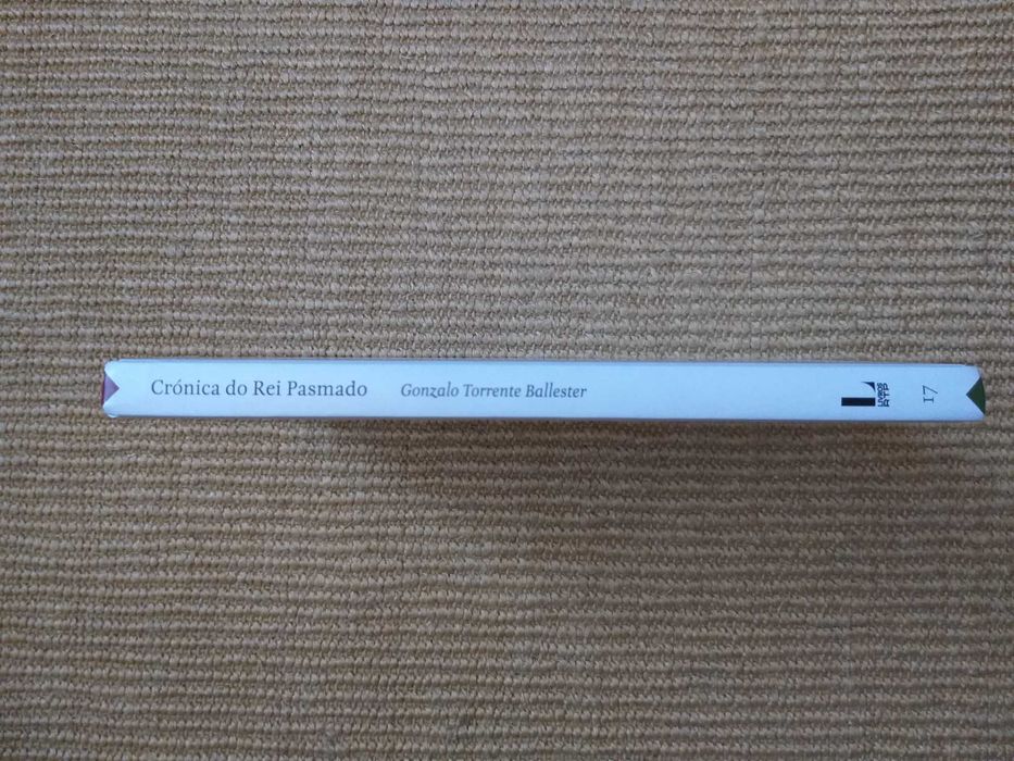 Livro "Crónica do Rei Pasmado", de Gonzalo Torrente Ballester