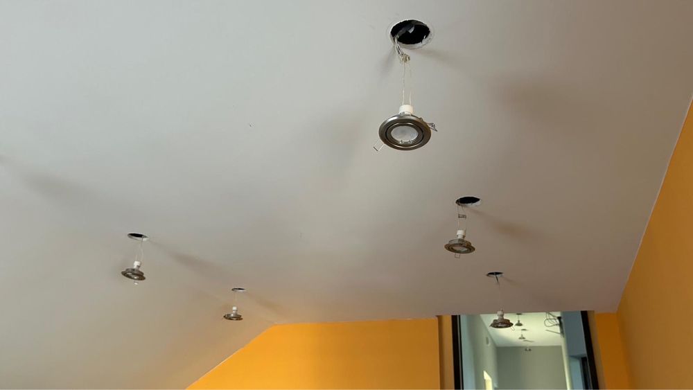 Ocieplenie wdmuchiwane Wełną i Celulozą | naprawa dachu po kunie