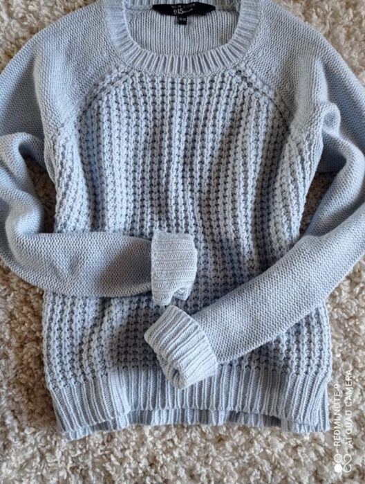 Блакитна жіноча кофтинка м