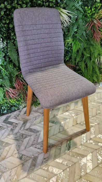 Conjunto de 2 Cadeira Cinzentas Impecáveis