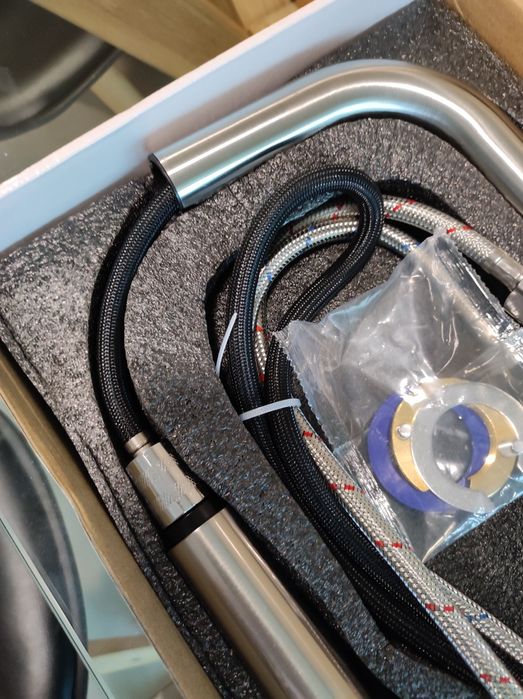 Vendo torneira de cozinha nova em aço escovado torneira extensível